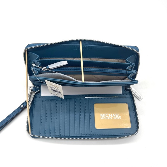 Michael Kors Large Continental Wallet Wristlet - Picture 6 of 7